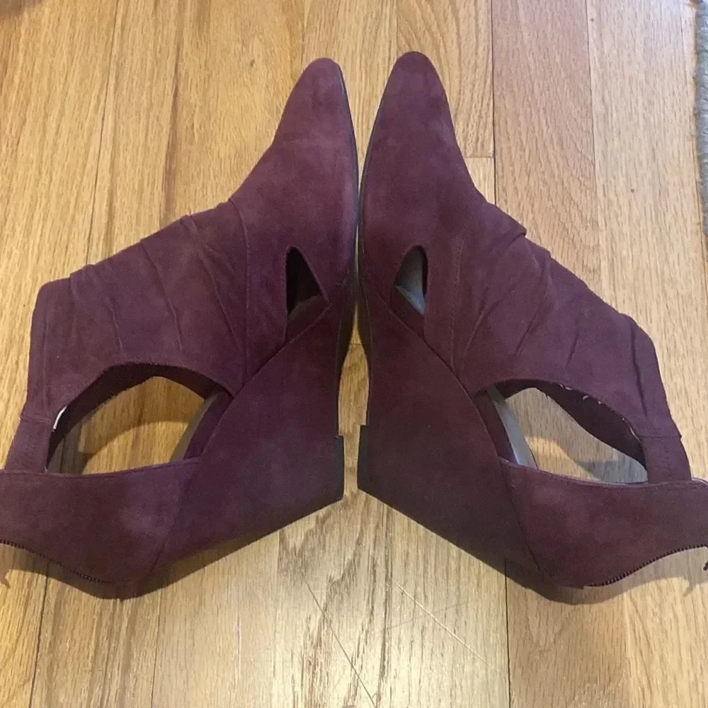 Seychelles x Corey Lynn Calter collab burgundy heels pointed, open areas sz 10